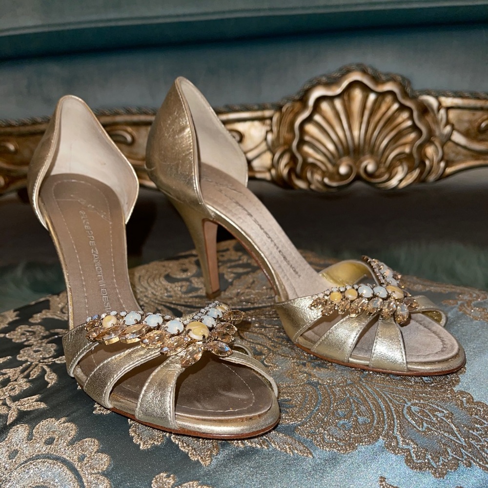 Giuseppe zanotti gold heels
